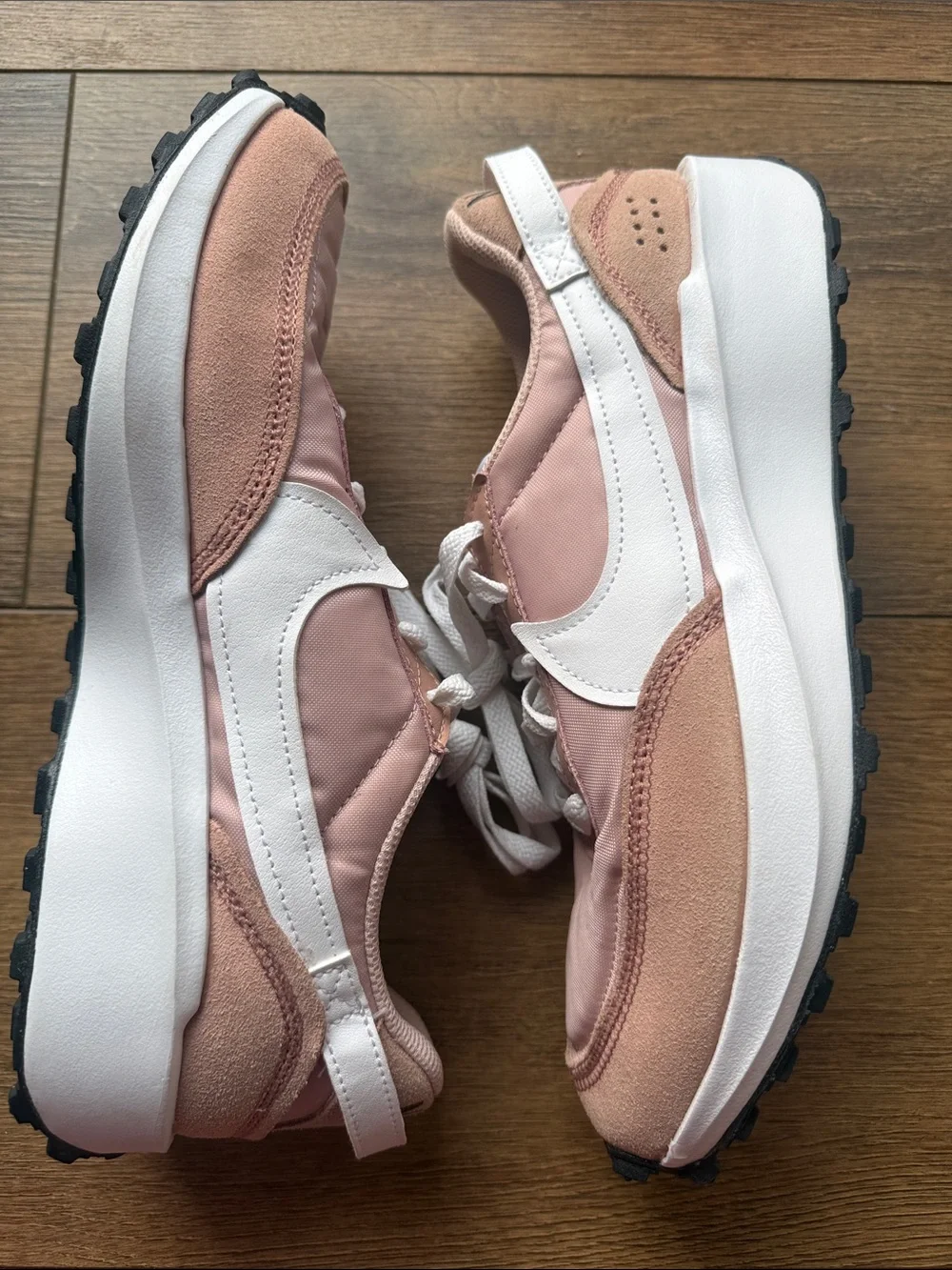 Nike Women's Dusty Pink Low-Top Sneakers Size 8.5